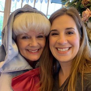 Meet your Posher, Elizabeth